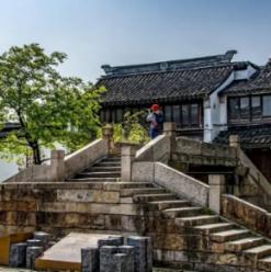 仙女座正撞向银河系，最快37亿年后，地球可能会被弹射出去
